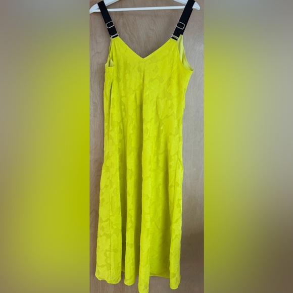 DKNY Clipped Jacquard Floral Dress - Picture 9 of 13